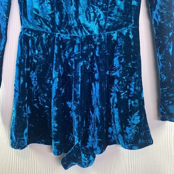 BeBop - Blue Velvet Short Long Sleeve Romper Size XS - Picture 4 of 10
